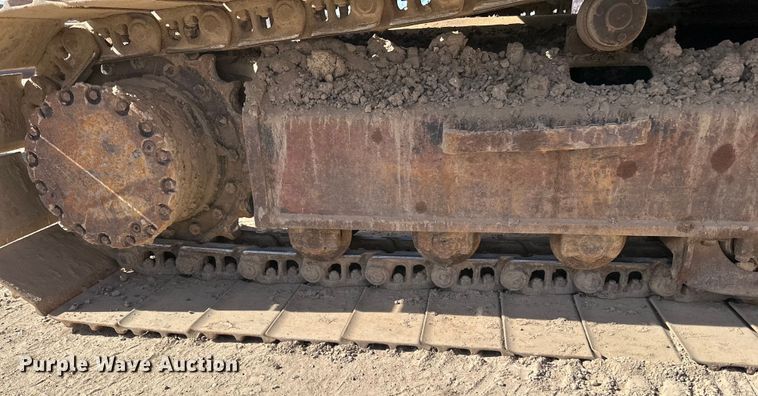 image for item DG0497 2001 John Deere 200CLC excavator