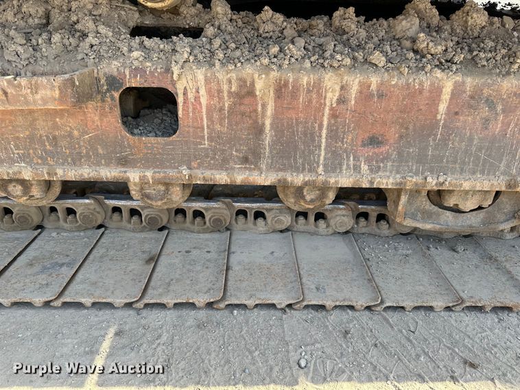 image for item DG0497 2001 John Deere 200CLC excavator