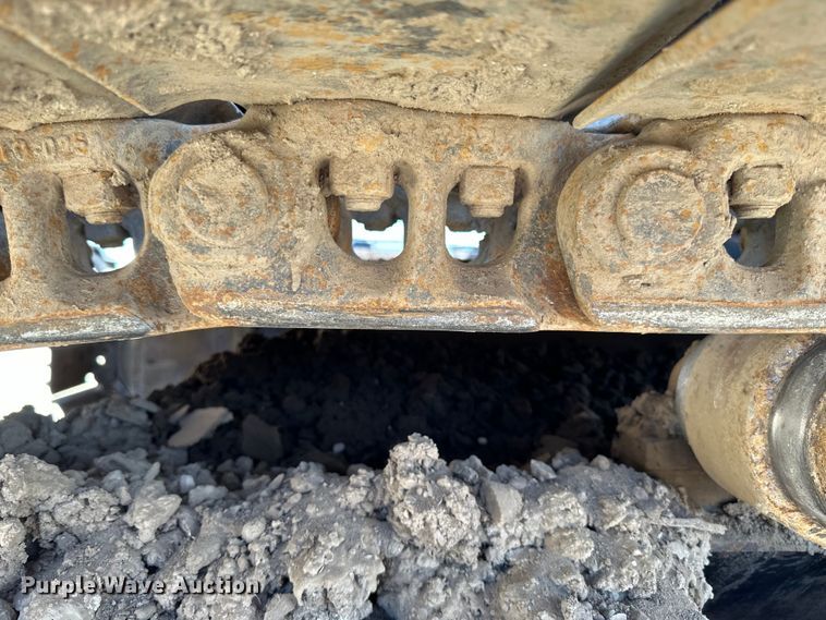 image for item DG0497 2001 John Deere 200CLC excavator