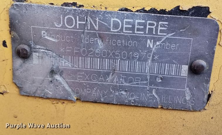 image for item DG0497 2001 John Deere 200CLC excavator