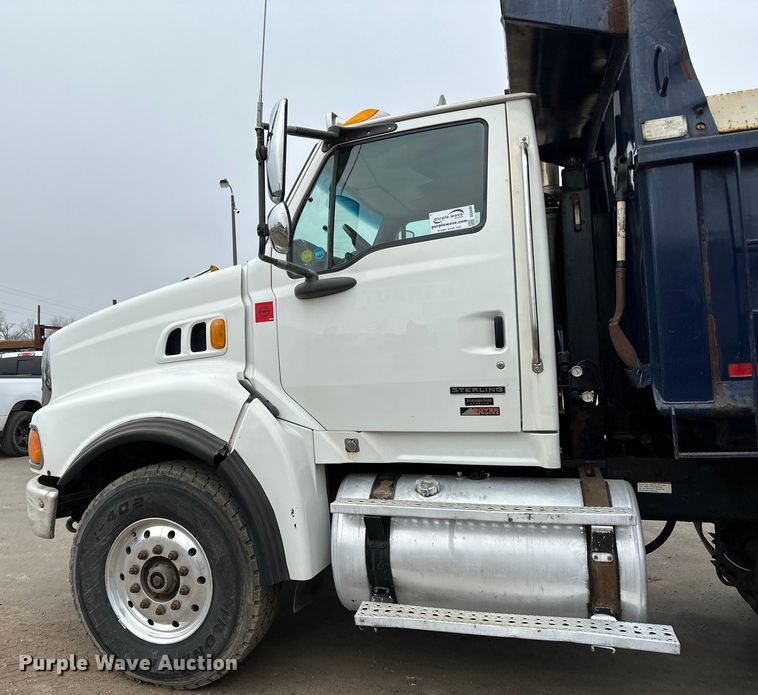 image for item DG0499 2007 Sterling LT9500 dump truck