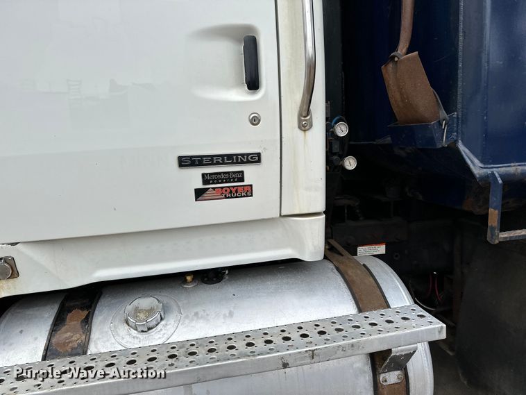 image for item DG0499 2007 Sterling LT9500 dump truck