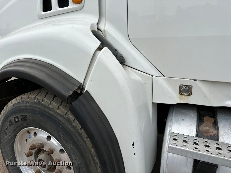 image for item DG0499 2007 Sterling LT9500 dump truck