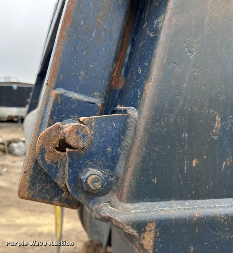 image for item DG0499 2007 Sterling LT9500 dump truck