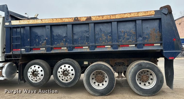 image for item DG0499 2007 Sterling LT9500 dump truck