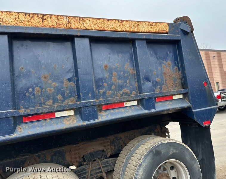 image for item DG0499 2007 Sterling LT9500 dump truck