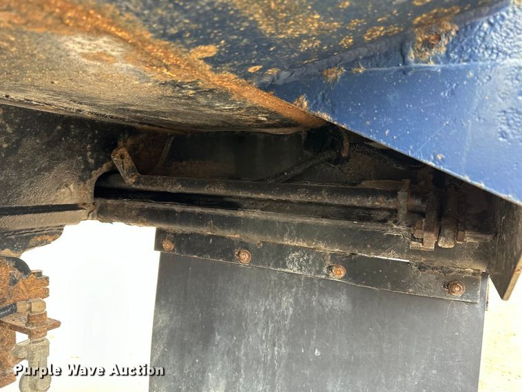 image for item DG0499 2007 Sterling LT9500 dump truck