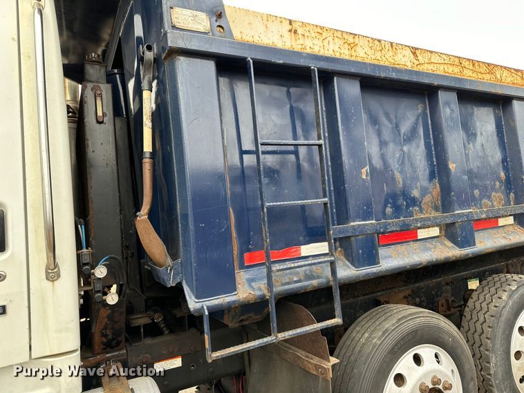 image for item DG0499 2007 Sterling LT9500 dump truck