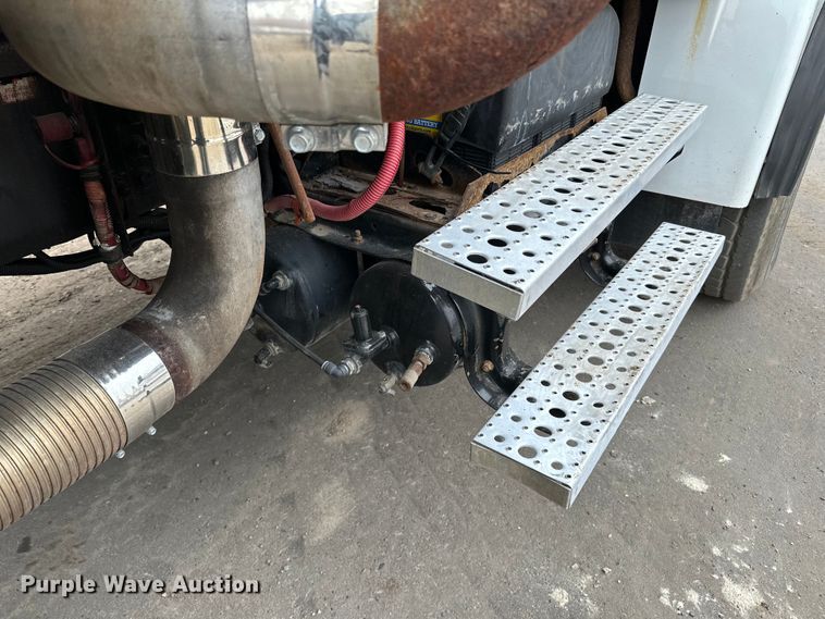 image for item DG0499 2007 Sterling LT9500 dump truck