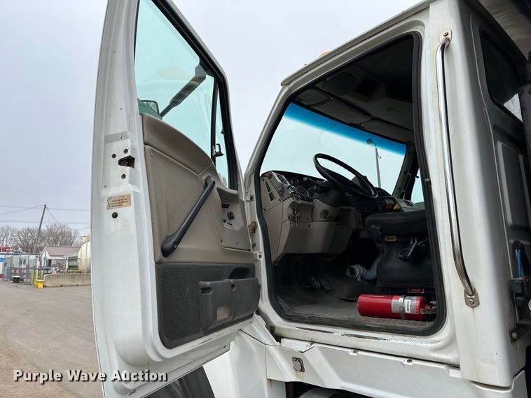 image for item DG0499 2007 Sterling LT9500 dump truck