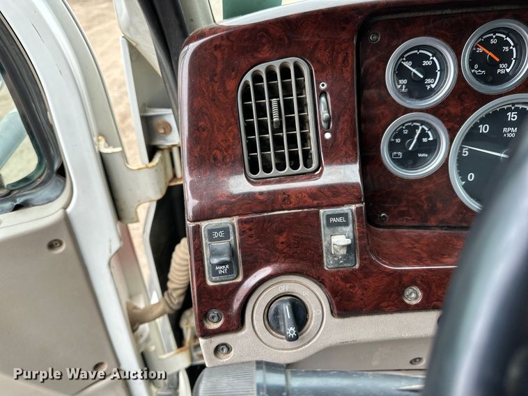 image for item DG0499 2007 Sterling LT9500 dump truck