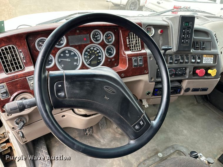 image for item DG0499 2007 Sterling LT9500 dump truck