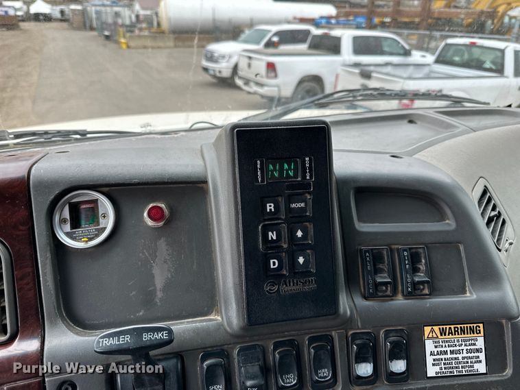 image for item DG0499 2007 Sterling LT9500 dump truck