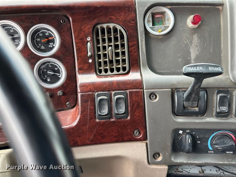 image for item DG0499 2007 Sterling LT9500 dump truck