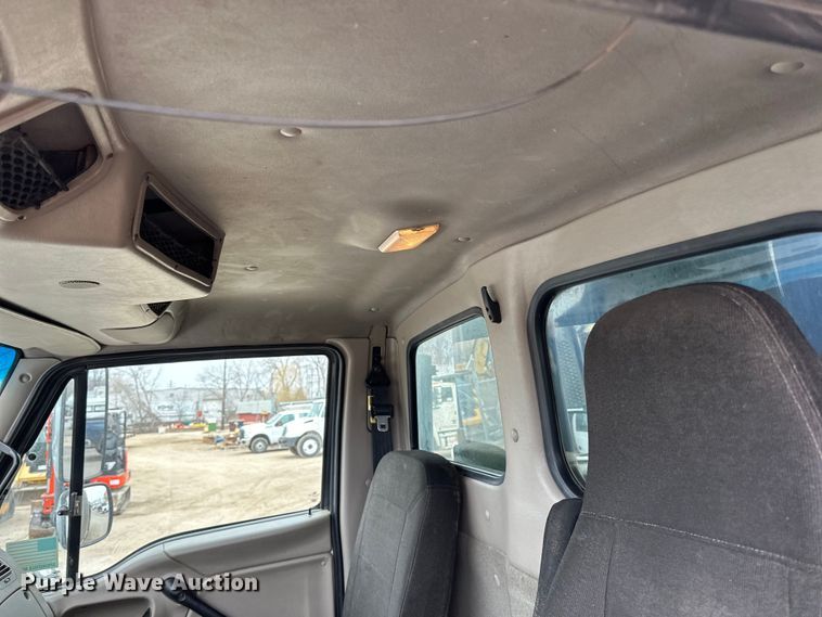 image for item DG0499 2007 Sterling LT9500 dump truck