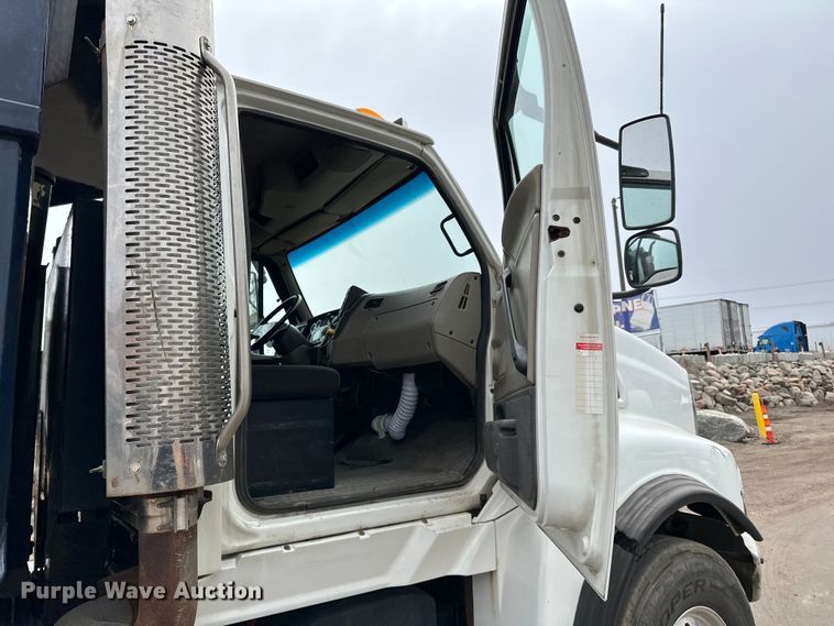 image for item DG0499 2007 Sterling LT9500 dump truck