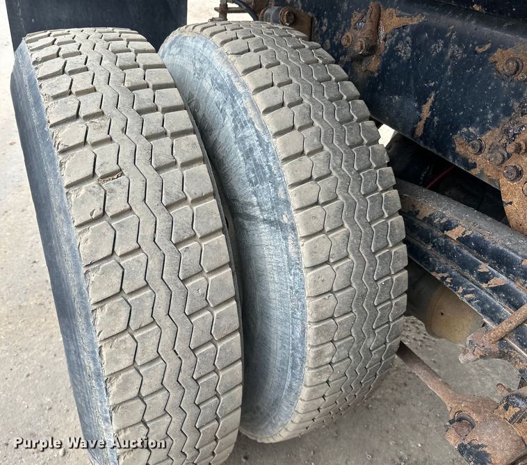 image for item DG0499 2007 Sterling LT9500 dump truck