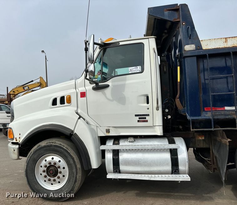 image for item DG0500 2007 Sterling LT9500 dump truck