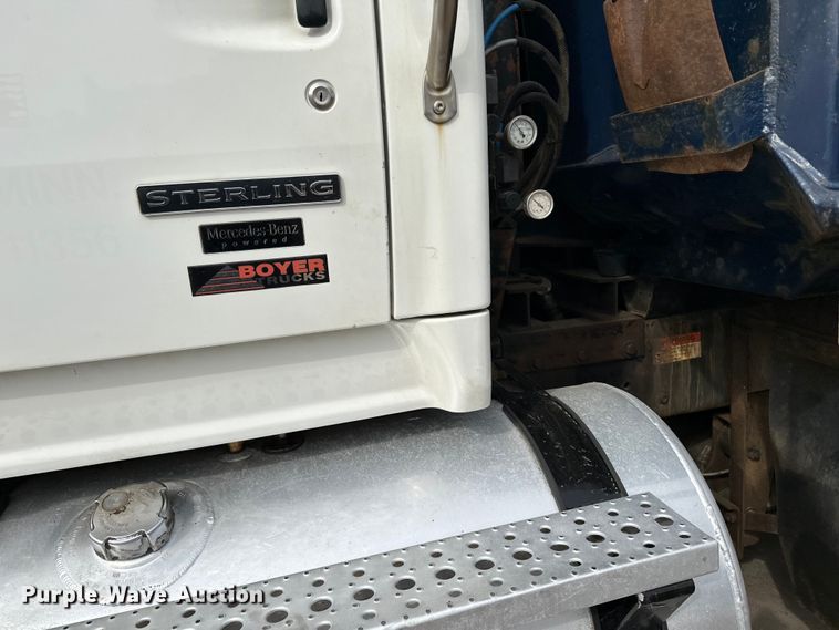 image for item DG0500 2007 Sterling LT9500 dump truck