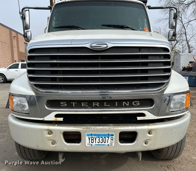 image for item DG0500 2007 Sterling LT9500 dump truck