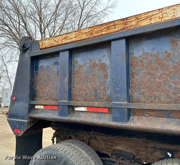 image for item DG0500 2007 Sterling LT9500 dump truck