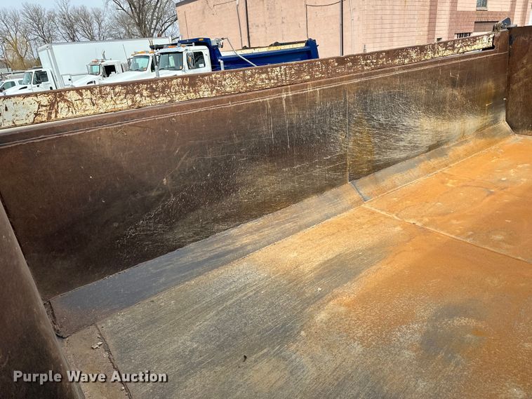 image for item DG0500 2007 Sterling LT9500 dump truck