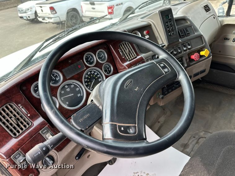 image for item DG0500 2007 Sterling LT9500 dump truck