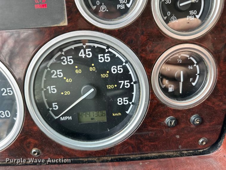 image for item DG0500 2007 Sterling LT9500 dump truck