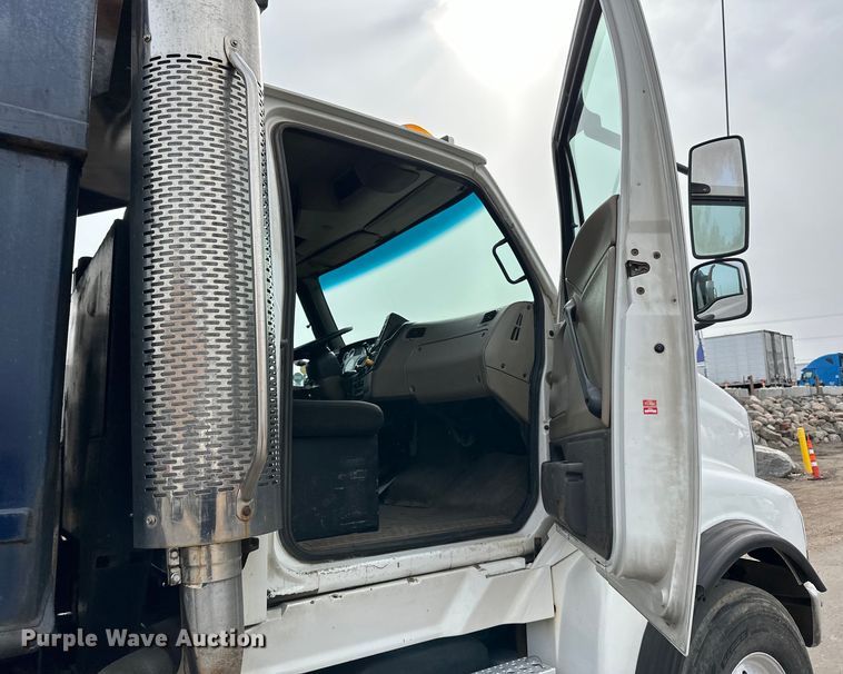 image for item DG0500 2007 Sterling LT9500 dump truck