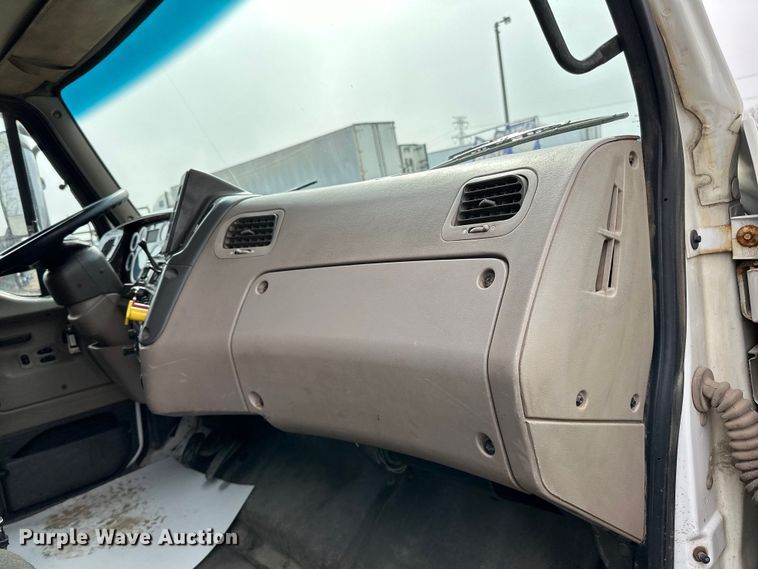 image for item DG0500 2007 Sterling LT9500 dump truck