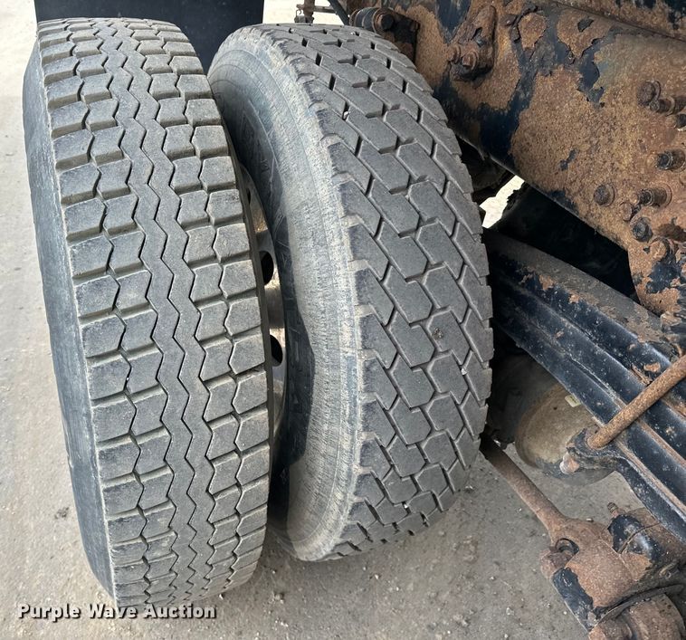 image for item DG0500 2007 Sterling LT9500 dump truck