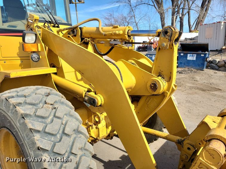 image for item DG0517 1994 Caterpillar 924F wheel loader