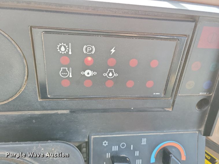 image for item DG0517 1994 Caterpillar 924F wheel loader