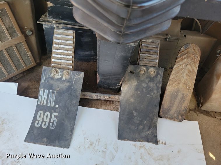 image for item DG0517 1994 Caterpillar 924F wheel loader