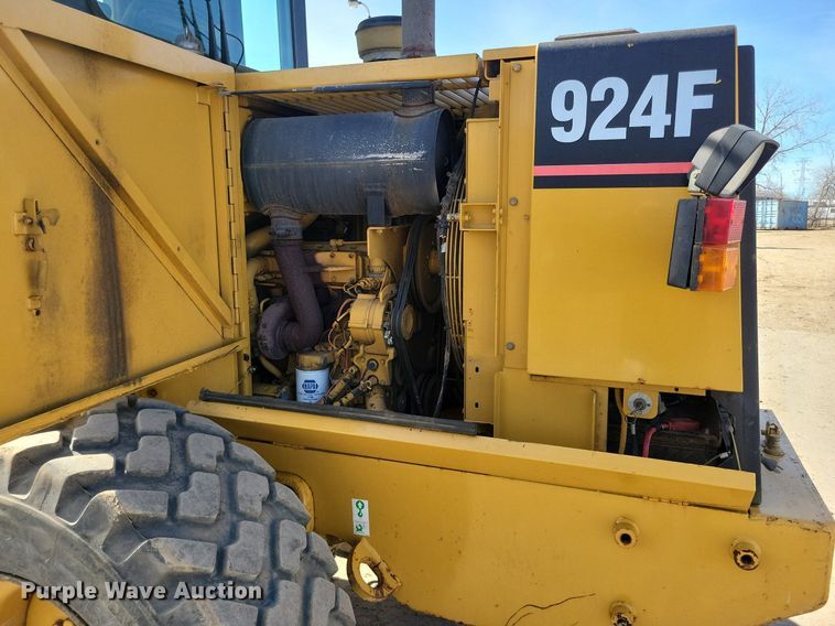 image for item DG0517 1994 Caterpillar 924F wheel loader