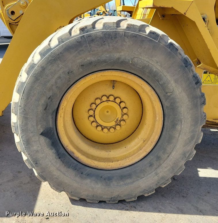 image for item DG0517 1994 Caterpillar 924F wheel loader