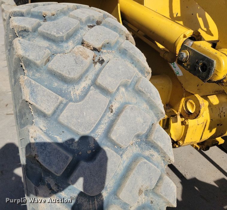 image for item DG0517 1994 Caterpillar 924F wheel loader