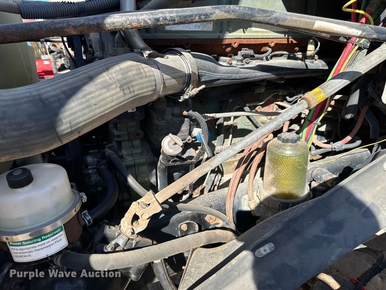 image for item DG0524 2005 Freightliner  Columbia 120 semi truck