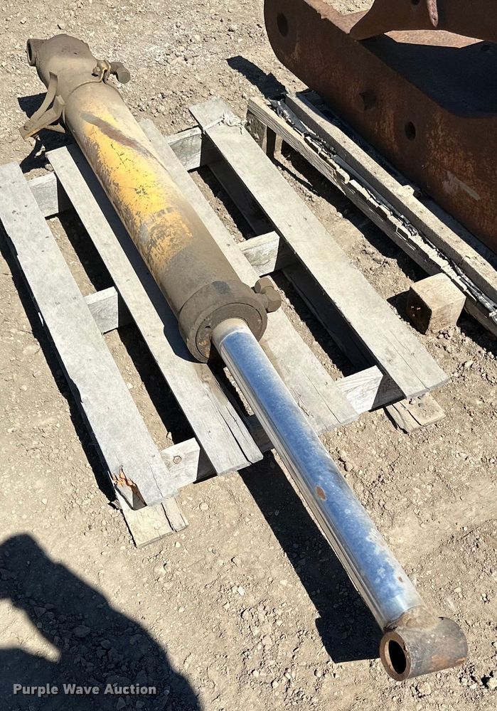 image for item DG0528 (2) excavator thumbs