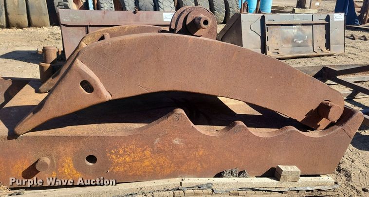 image for item DG0528 (2) excavator thumbs