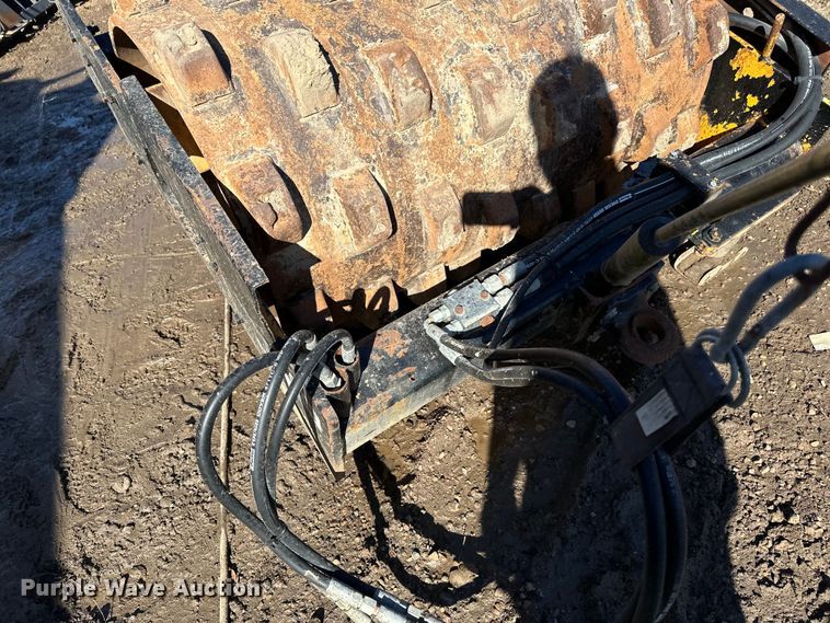 image for item DG0530 Skid steer vibratory drum roller