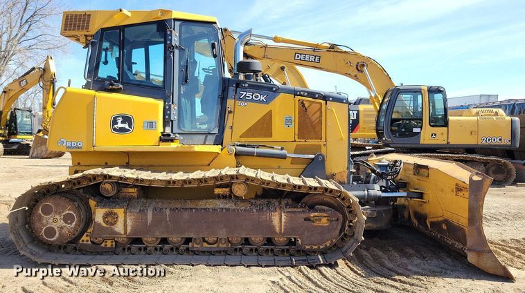 image for item DO3349 2012 John Deere  750K dozer