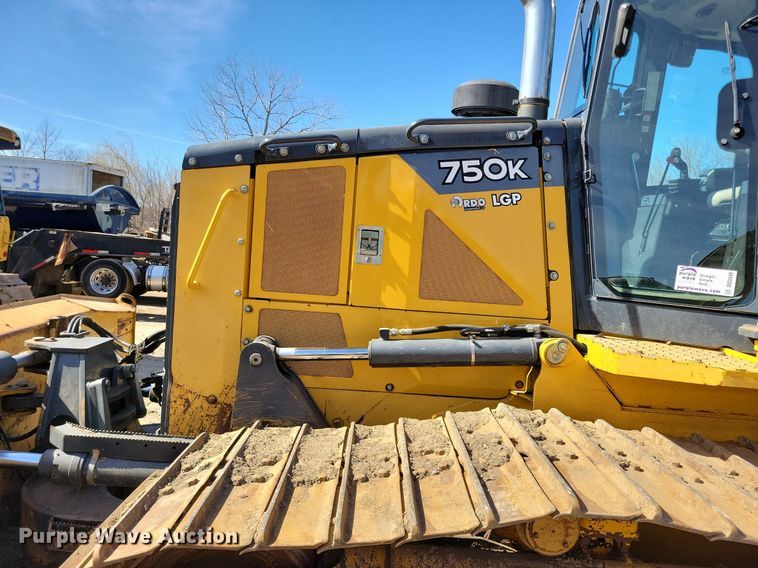 image for item DO3349 2012 John Deere  750K dozer