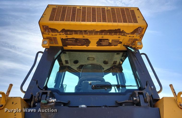 image for item DO3349 2012 John Deere  750K dozer