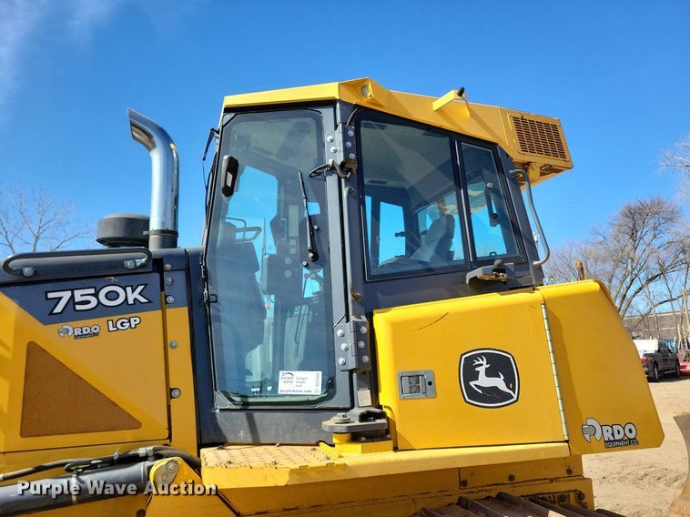 image for item DO3349 2012 John Deere  750K dozer