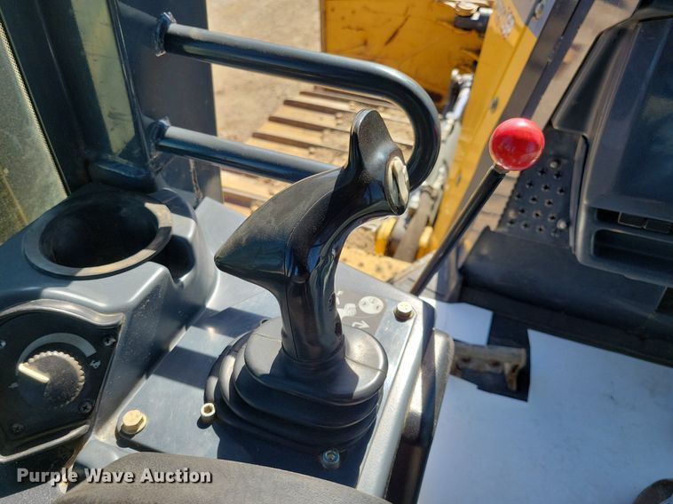 image for item DO3349 2012 John Deere  750K dozer