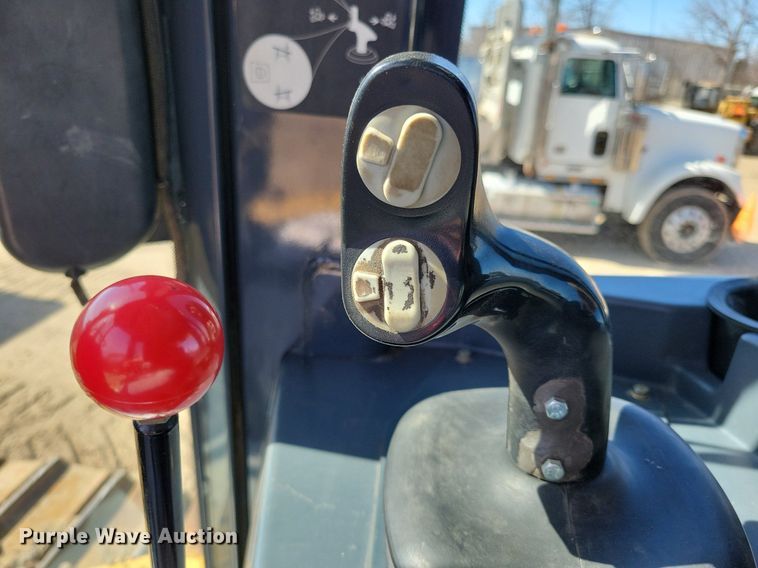 image for item DO3349 2012 John Deere  750K dozer