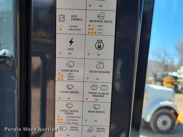 image for item DO3349 2012 John Deere  750K dozer