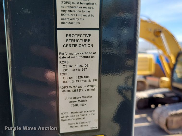 image for item DO3349 2012 John Deere  750K dozer