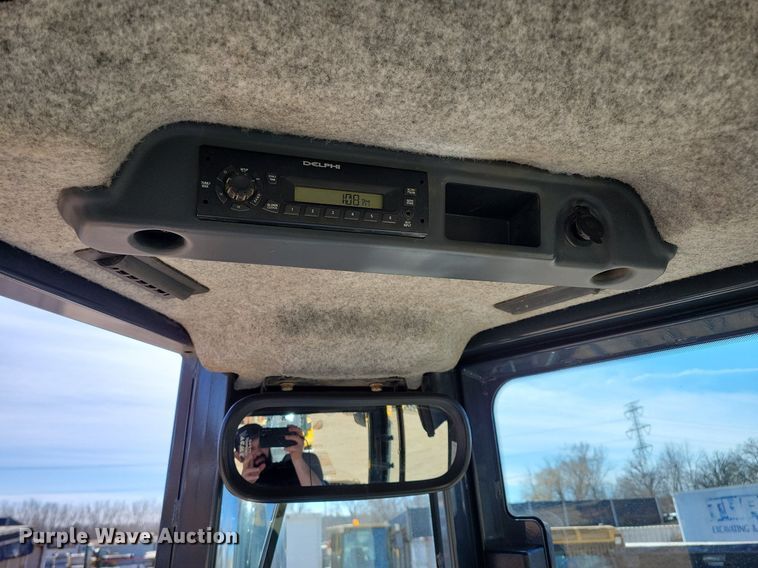 image for item DO3349 2012 John Deere  750K dozer